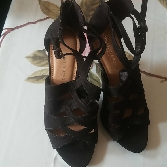 Heels - Picture 2 of 2